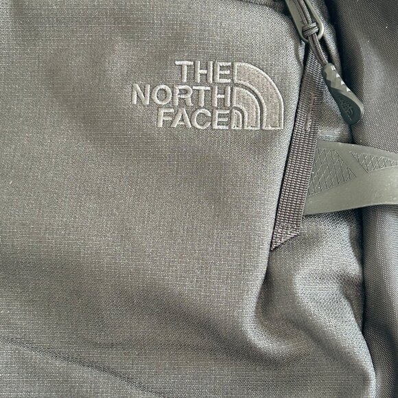 NWT The North Face Fall Line Backpack 28L Black Durable Hiking Travel Laptop OS - Picture 14 of 15